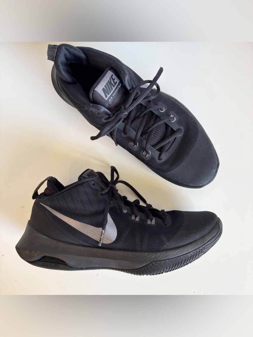 Nike Men’s Air Versitile Black Basketball Shoes Sneakers 9 - Athletic Gym